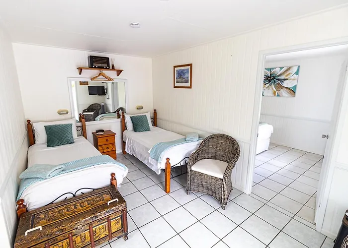 Chillagoe Cabins And Tours