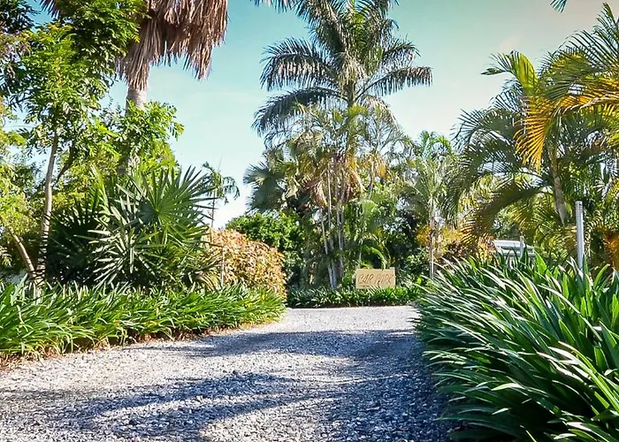 Chillagoe Cabins And Tours