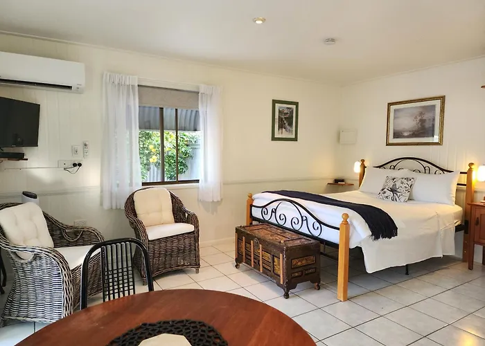 Chillagoe Cabins And Tours